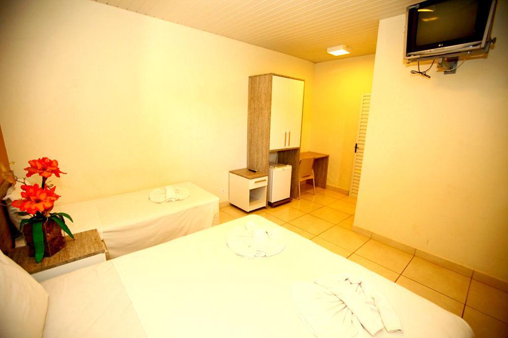 Tokyo Hotel Tres Lagoas Bagian luar foto